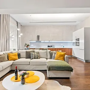 prague-apartments-korunni.praguehotelsweb.com/